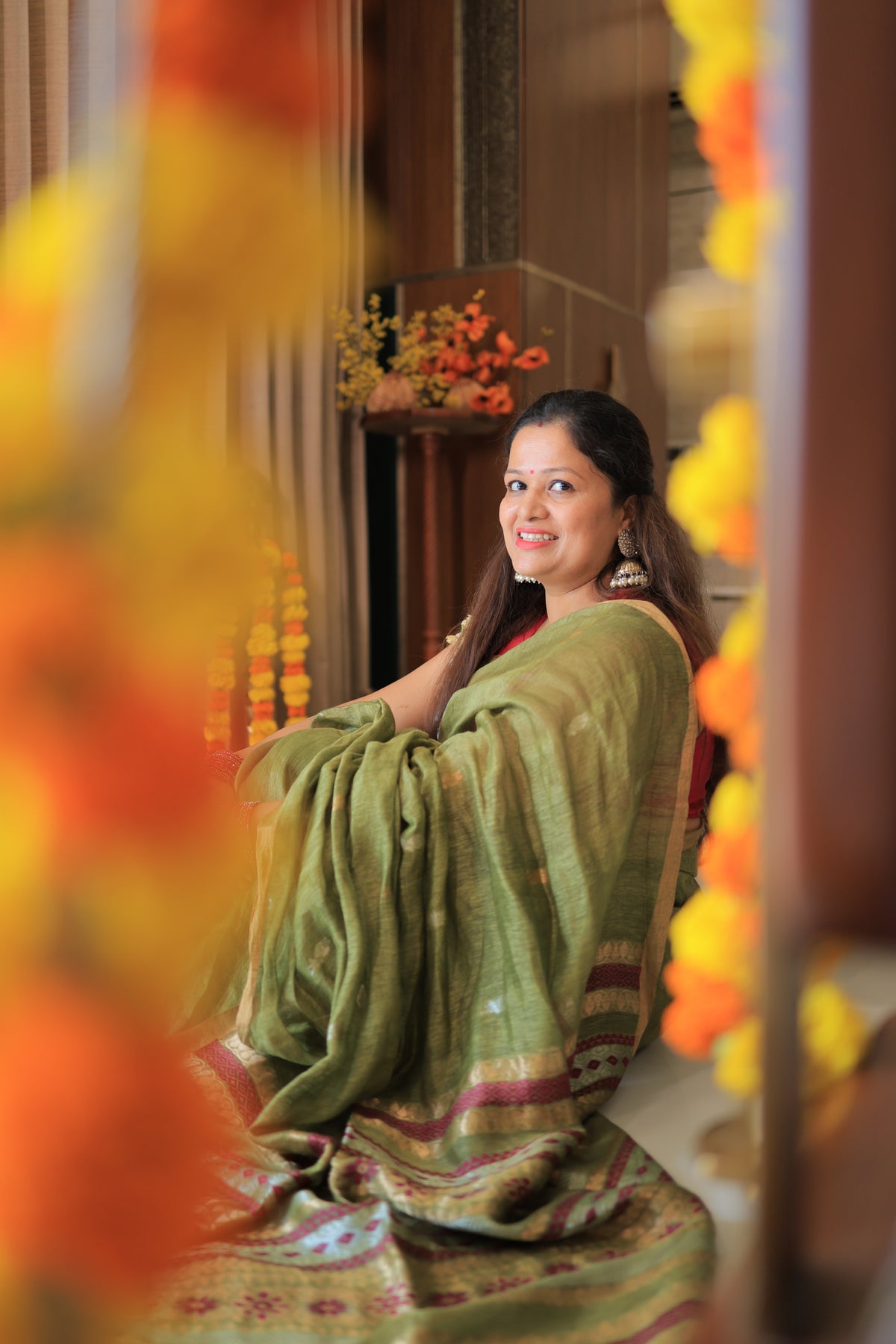 Green Flower Zari Motif Silk Linen Saree