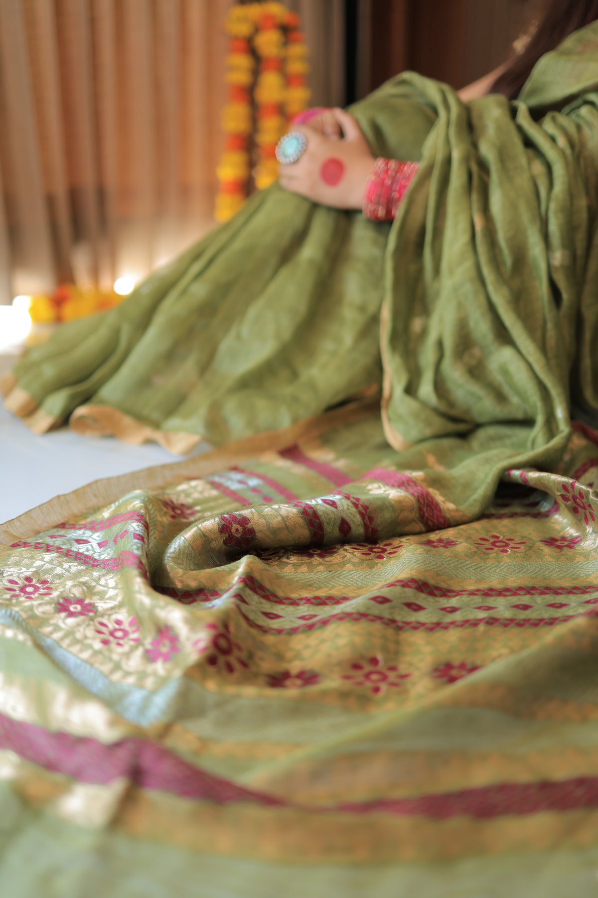 Green Flower Zari Motif Silk Linen Saree