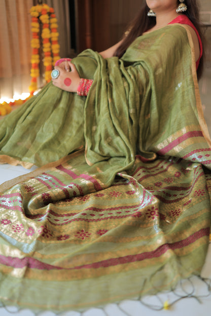 Green Flower Zari Motif Silk Linen Saree