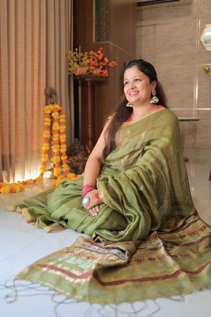 Green Flower Zari Motif Silk Linen Saree