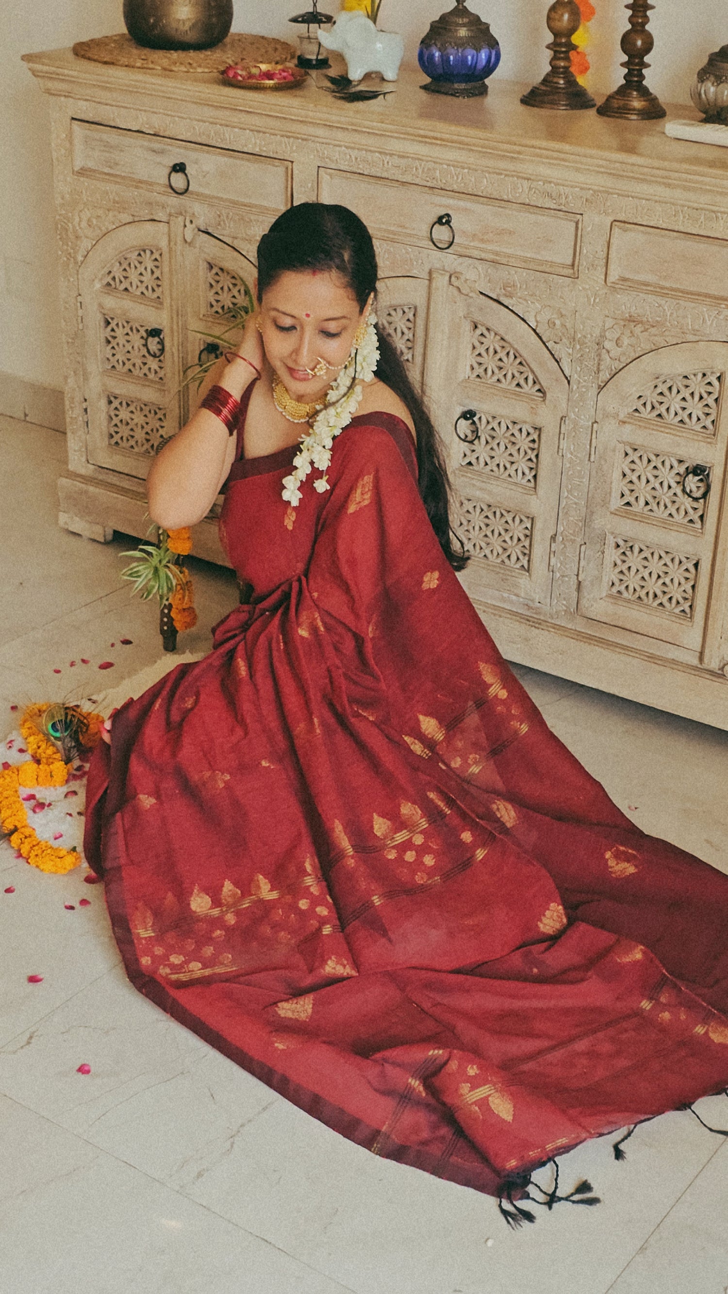 Maroon pure handwoven linen saree with zari booti design