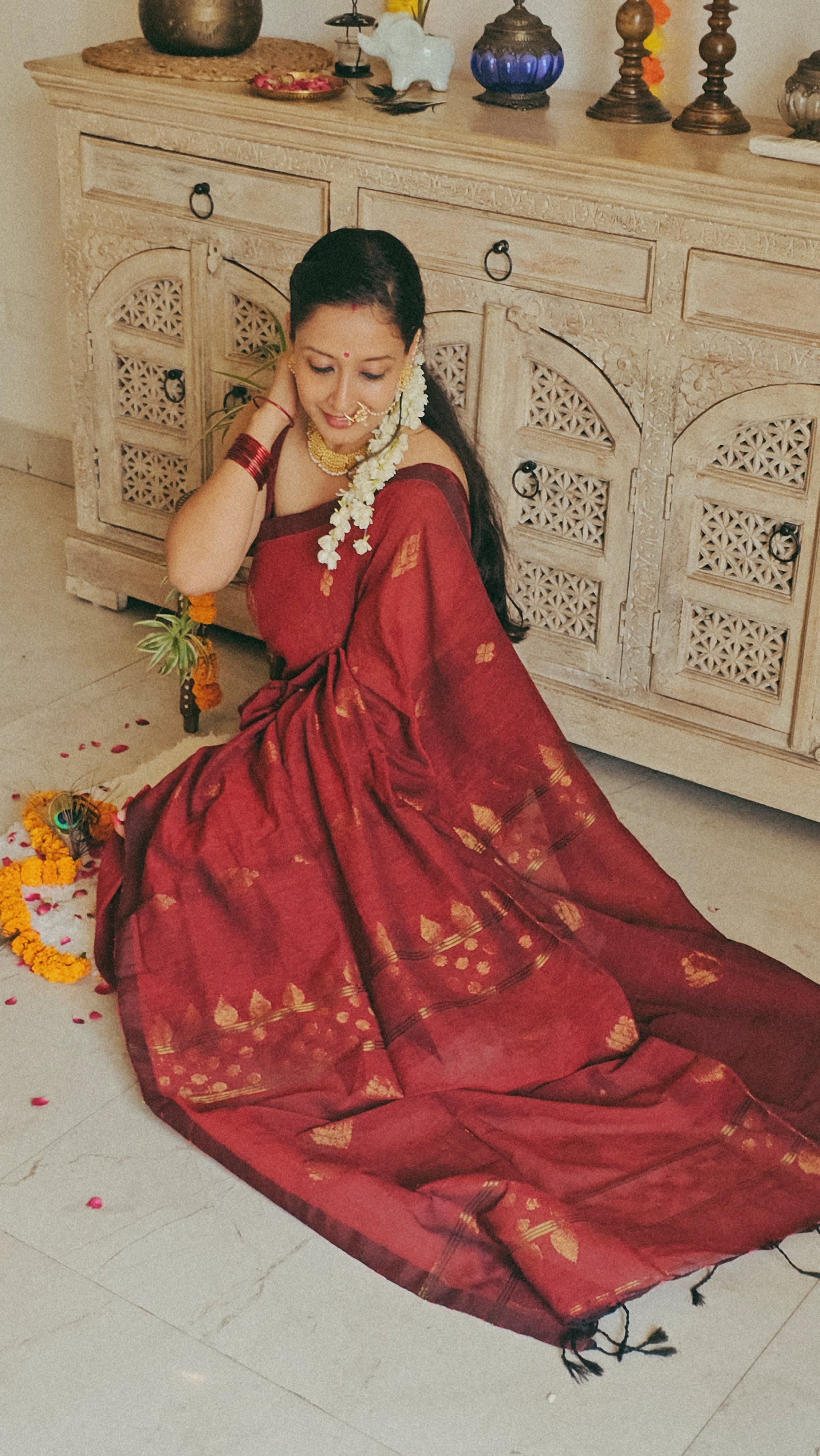 Maroon pure handwoven linen saree with zari booti design