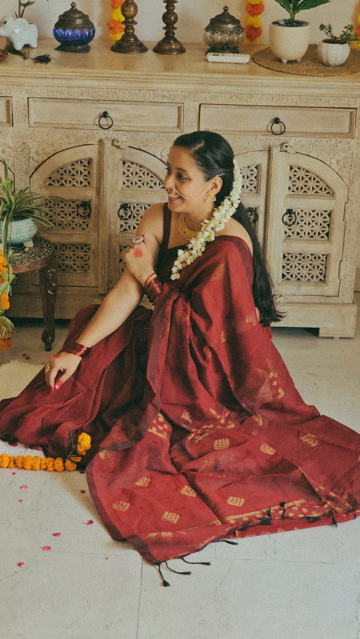 Maroon pure handwoven linen saree with zari booti design