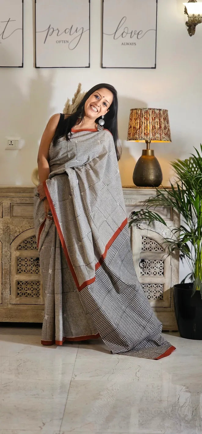 Black Checkered Mul Cotton Saree