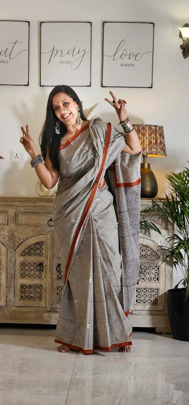 Black Checkered Mul Cotton Saree