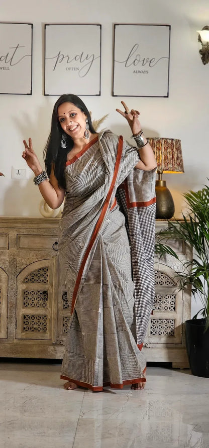 Black Checkered Mul Cotton Saree